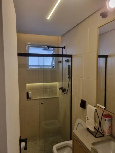 Apartamento Higienópolis: banheiro com box de vidro