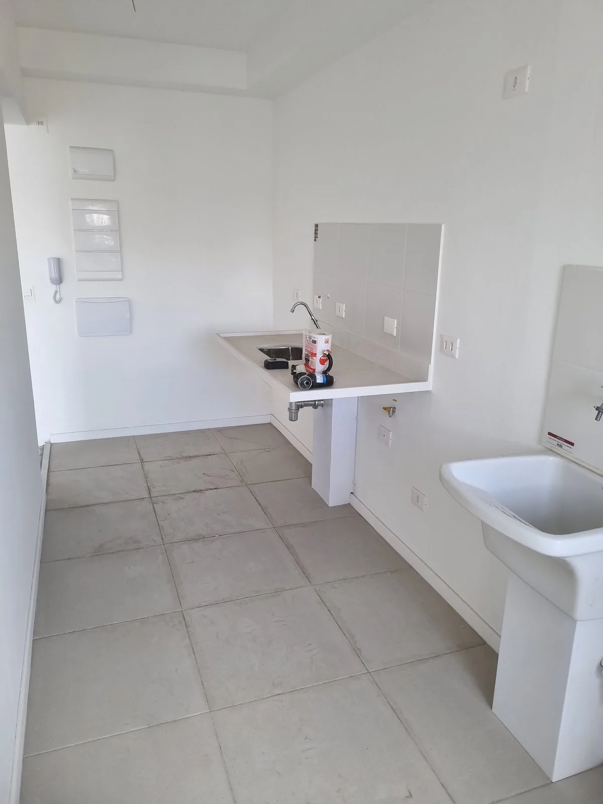 Antes: cozinha do Apartamento Morumbi antes da reforma